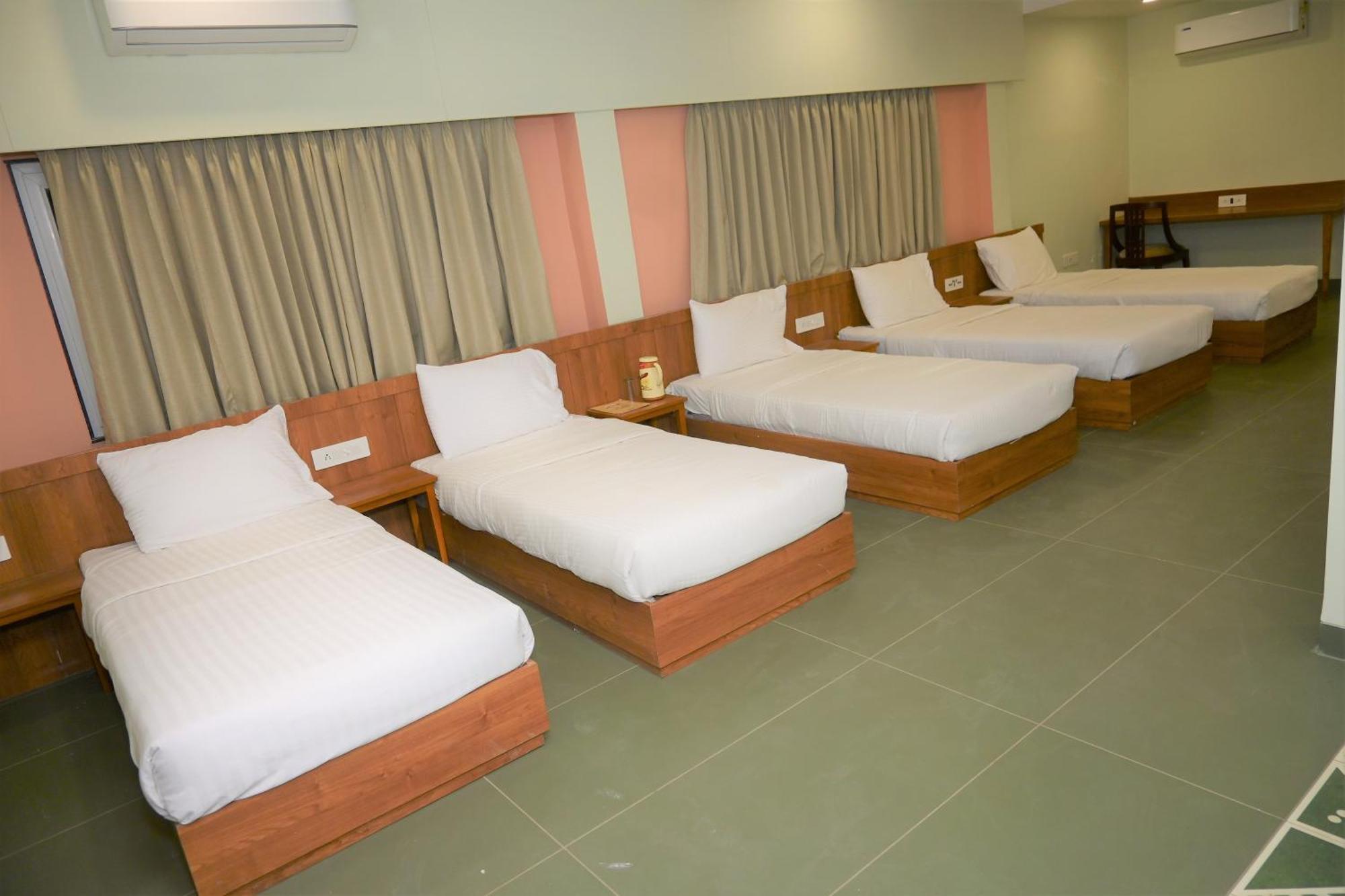 Hotel Ashray Удджайн Екстер'єр фото