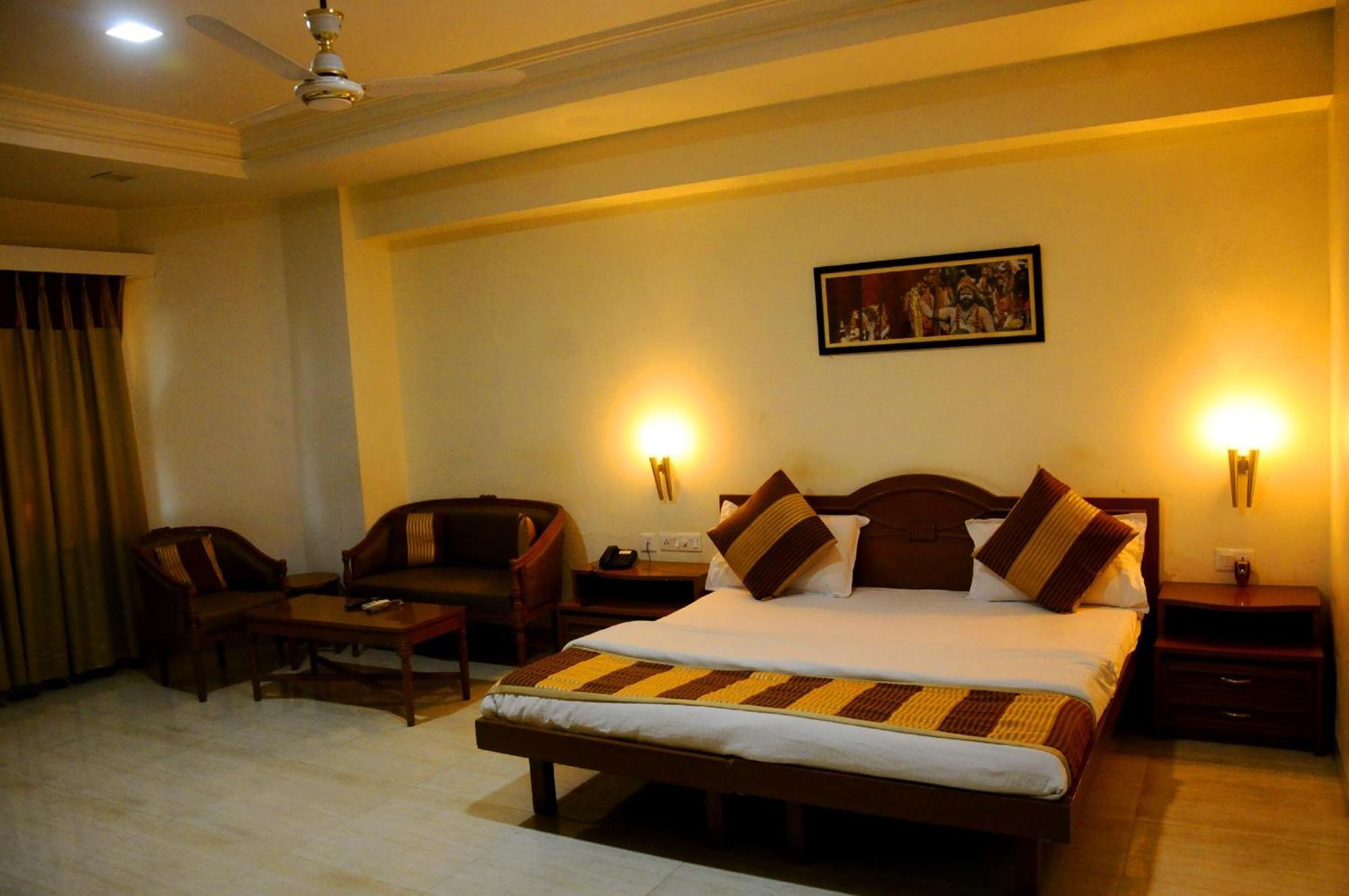 Hotel Ashray Удджайн Екстер'єр фото